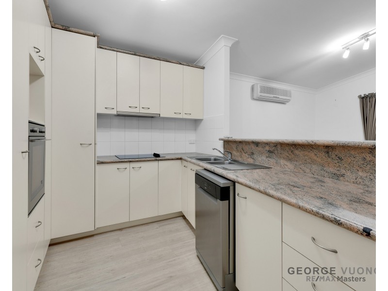 9 Maidenhair Ct, Forest Lake QLD 4078