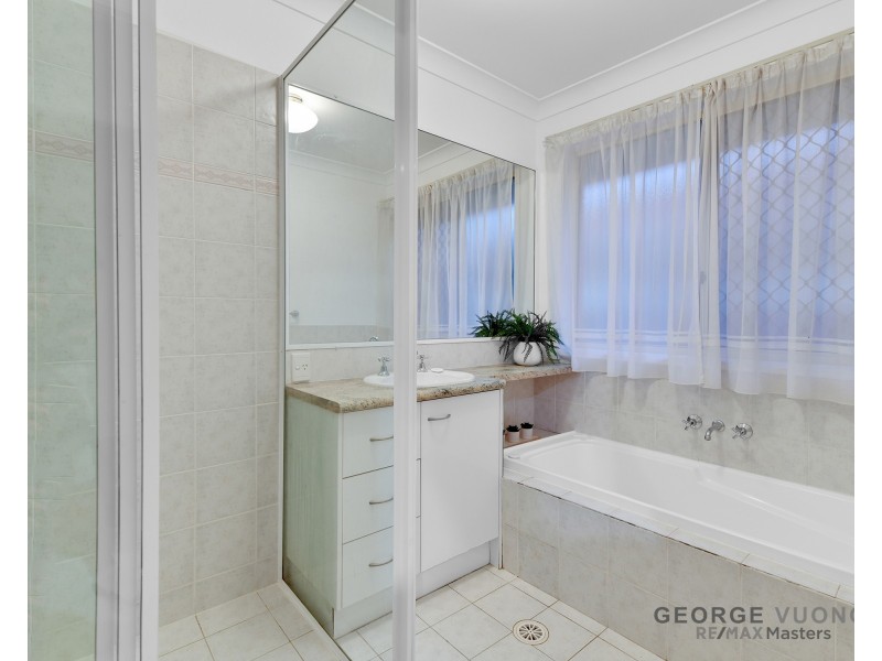 9 Maidenhair Ct, Forest Lake QLD 4078