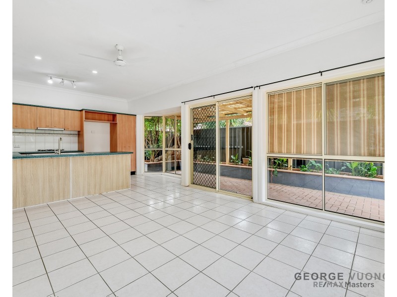 8 Mandarin Cl, Forest Lake QLD 4078