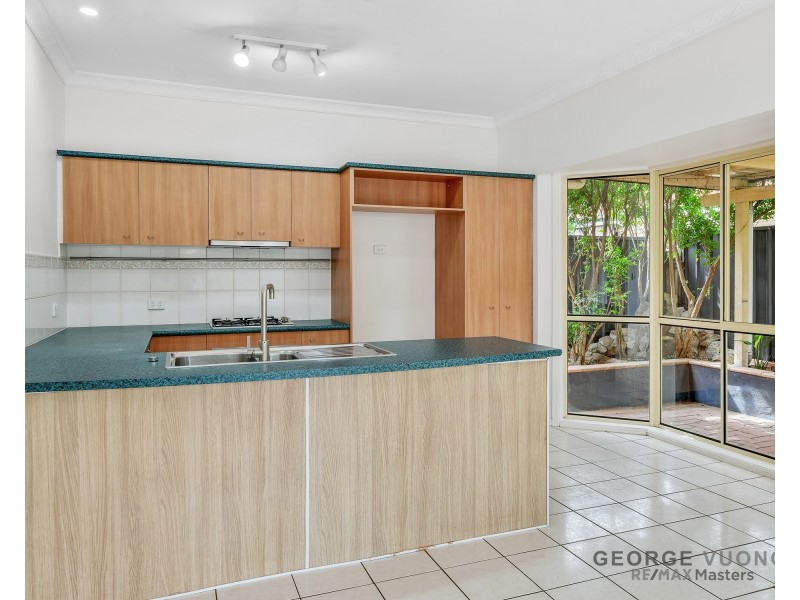 8 Mandarin Cl, Forest Lake QLD 4078