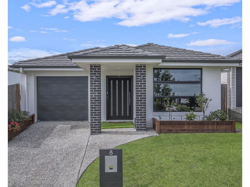 8 Mount Edwards Street, Park Ridge QLD 4125