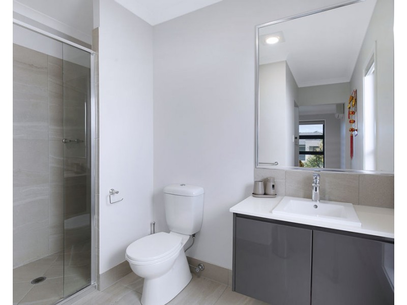 8 Mount Edwards Street, Park Ridge QLD 4125