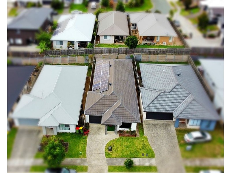 8 Mount Edwards Street, Park Ridge QLD 4125