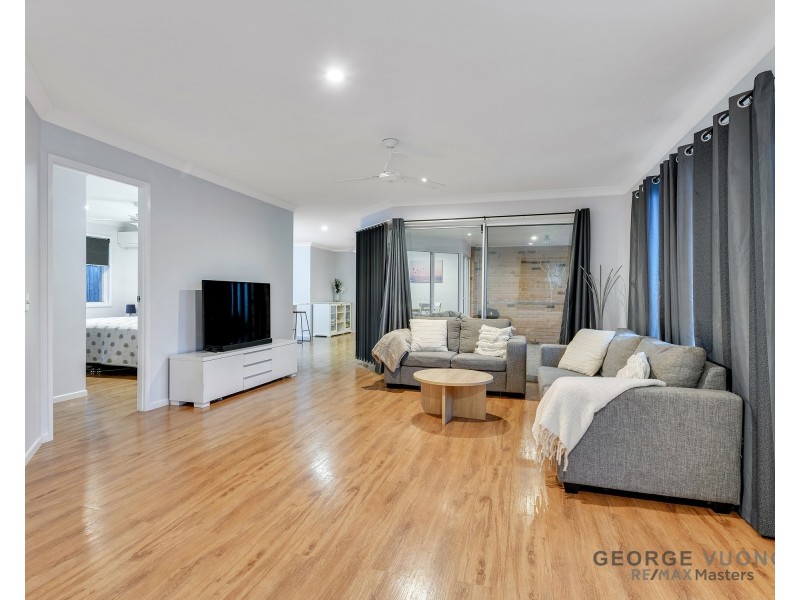 9 Blaxland Pl, Forest Lake QLD 4078