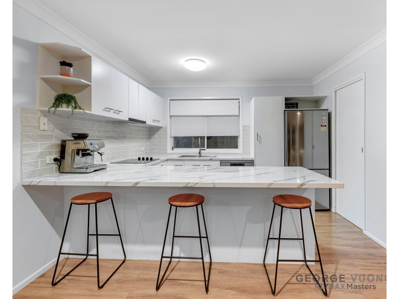 9 Blaxland Pl, Forest Lake QLD 4078