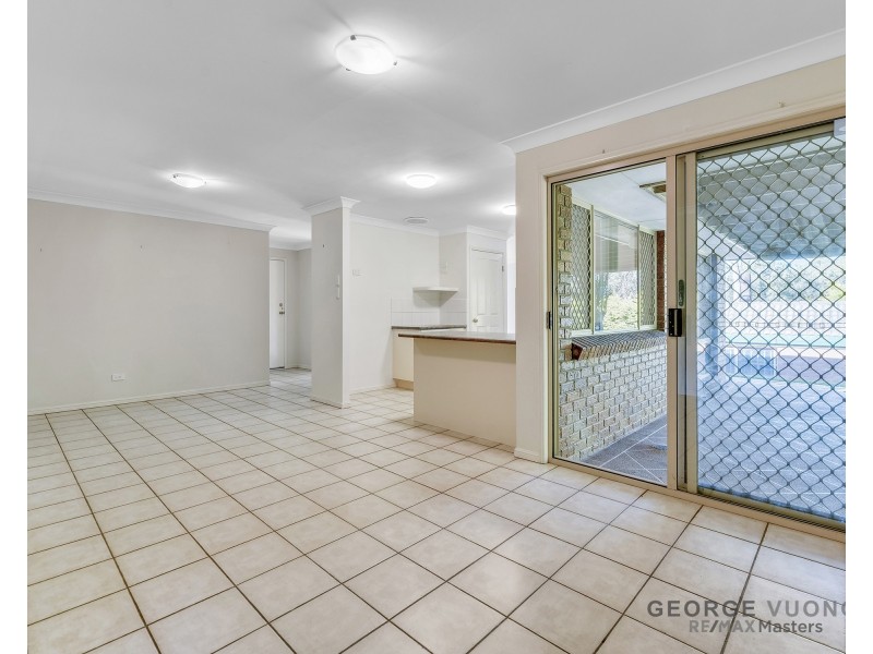 2 Fraser Place, Forest Lake QLD 4078