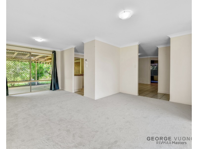 2 Fraser Place, Forest Lake QLD 4078