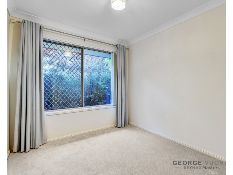 2 Fraser Place, Forest Lake QLD 4078