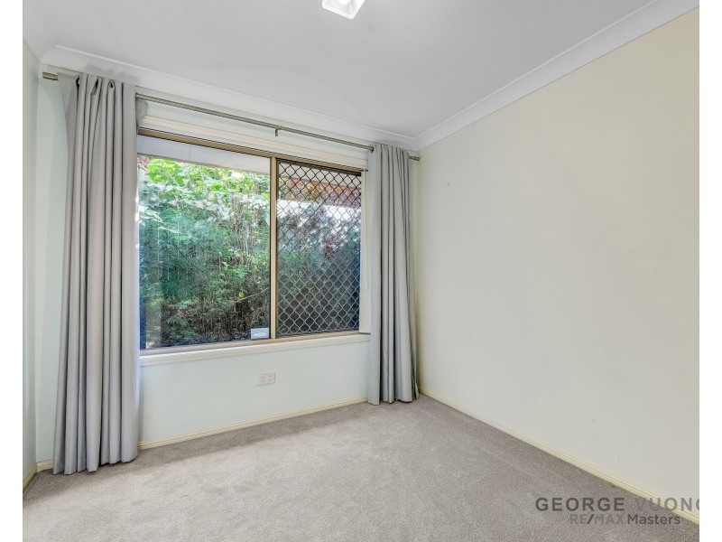 2 Fraser Place, Forest Lake QLD 4078