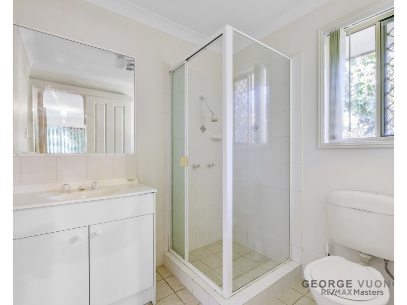2 Fraser Place, Forest Lake QLD 4078
