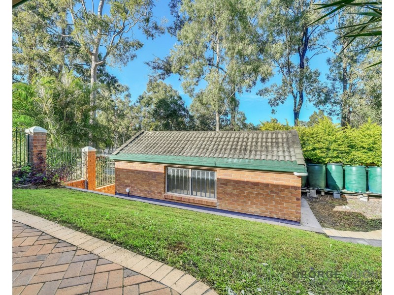 2 Fraser Place, Forest Lake QLD 4078