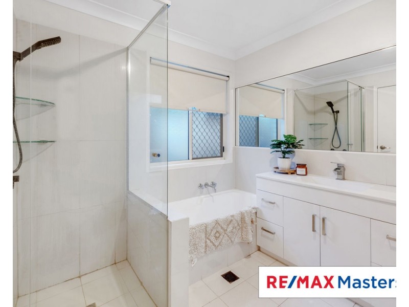 2 Amara Cr, Forest Lake QLD 4078
