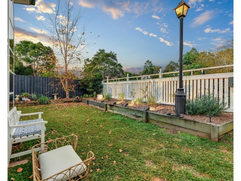 8 Ballandean Cl, Forest Lake QLD 4078