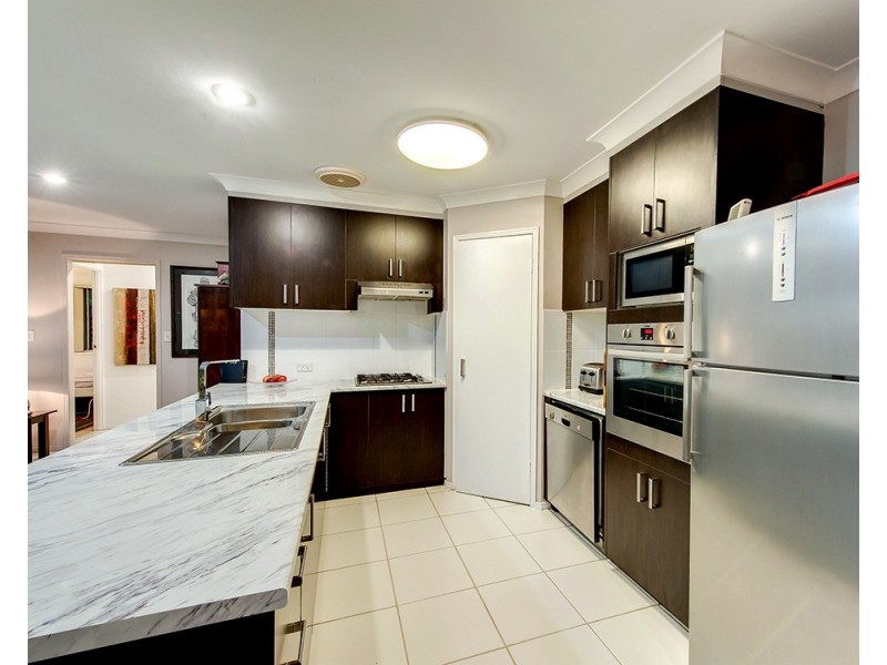 39 Clarendon Circuit, Forest Lake QLD 4078