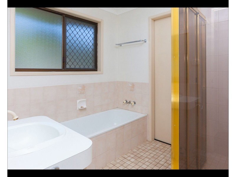 31 Edenlea Dr, Meadowbrook QLD 4131