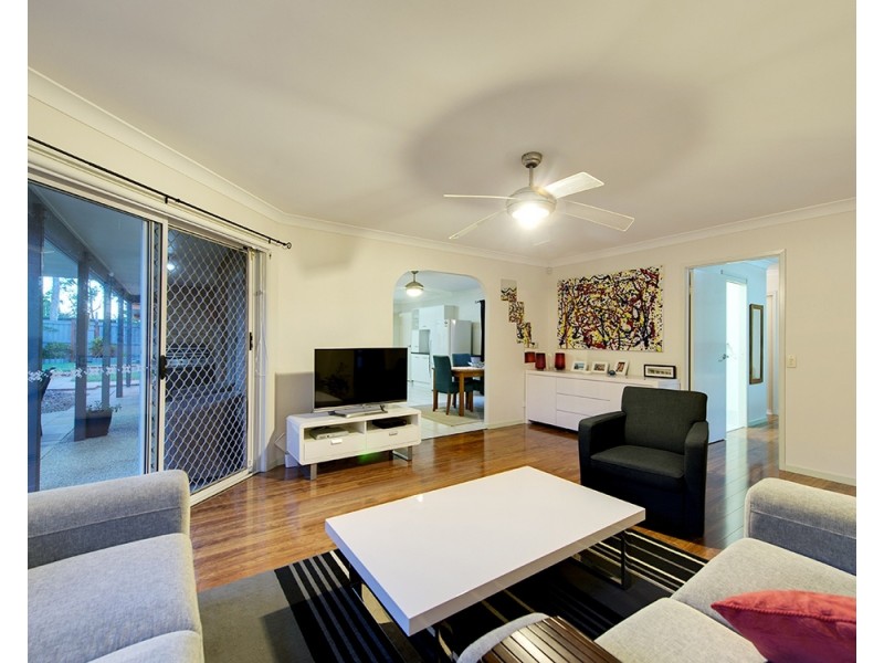 37 Clarendon Cct, Forest Lake QLD 4078