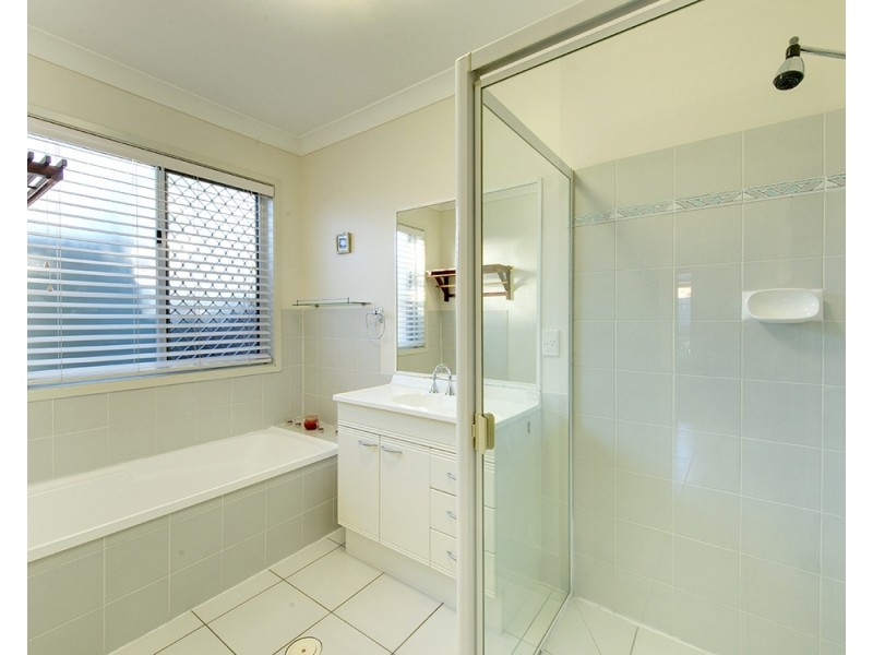 37 Clarendon Cct, Forest Lake QLD 4078