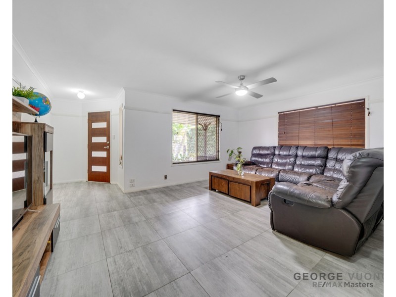 33 Clarendon Cct, Forest Lake QLD 4078