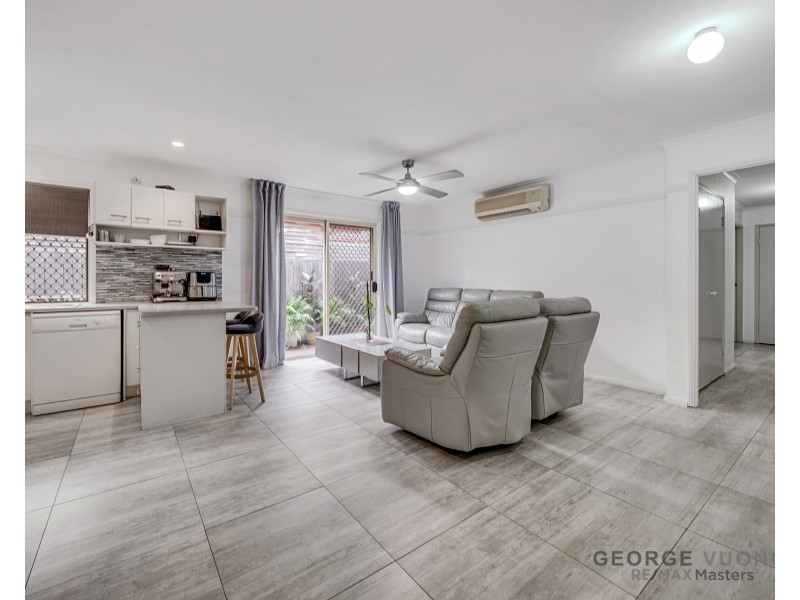 33 Clarendon Cct, Forest Lake QLD 4078