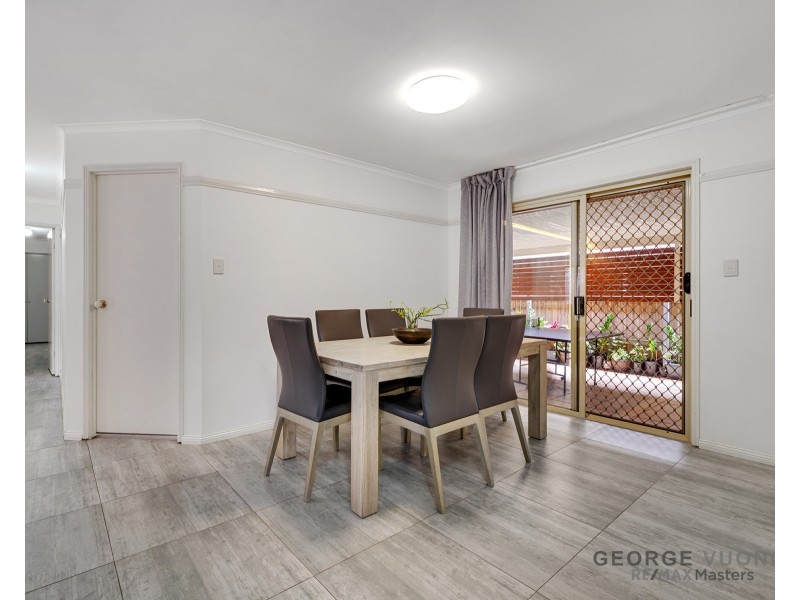 33 Clarendon Cct, Forest Lake QLD 4078