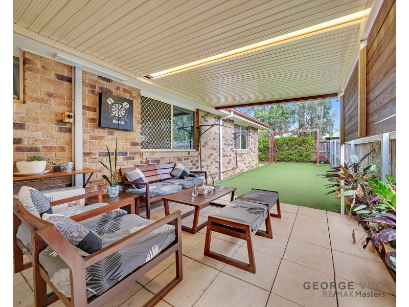 33 Clarendon Cct, Forest Lake QLD 4078