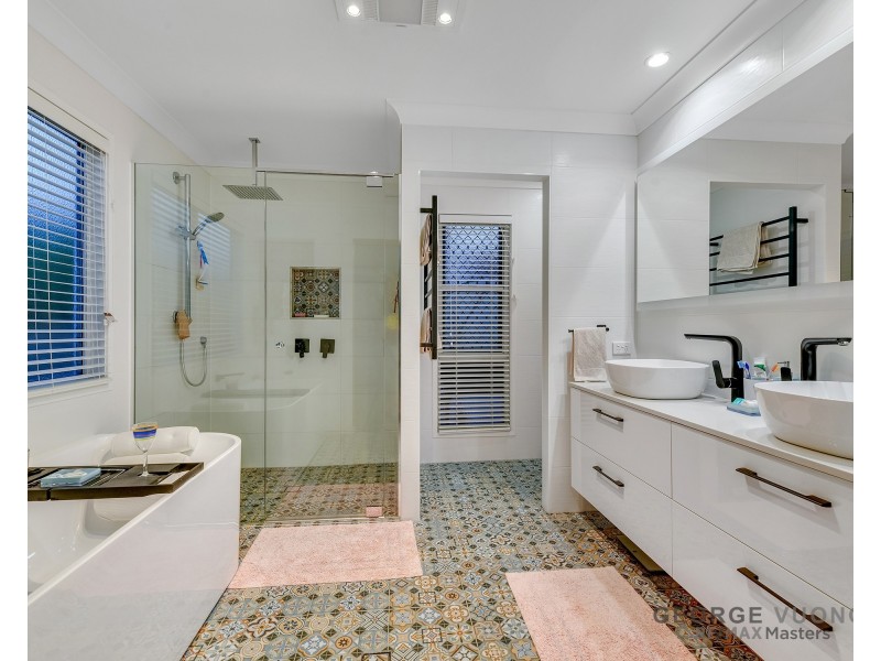 18 Saint Ives Cct, Forest Lake QLD 4078