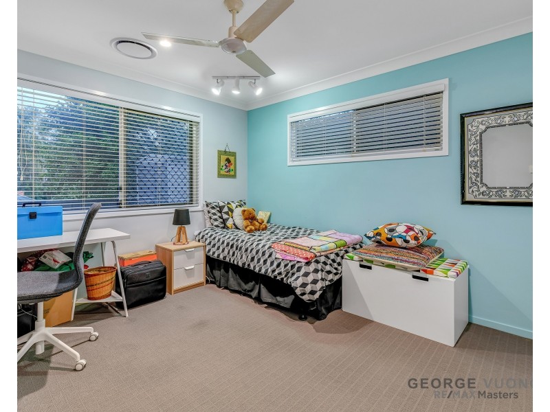 18 Saint Ives Cct, Forest Lake QLD 4078