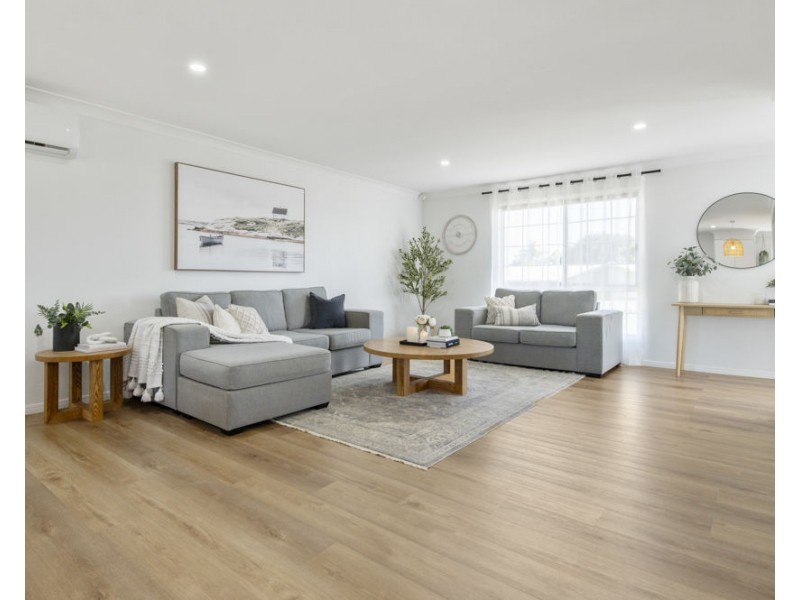 8 Newburn Street, Hillcrest QLD 4118