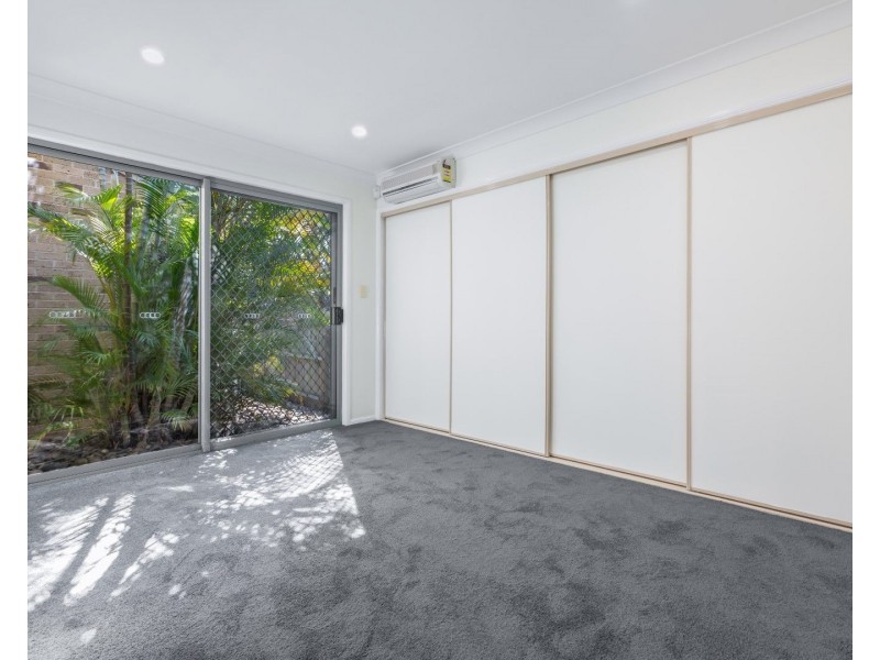 16 Scarlet Pl, Forest Lake QLD 4078