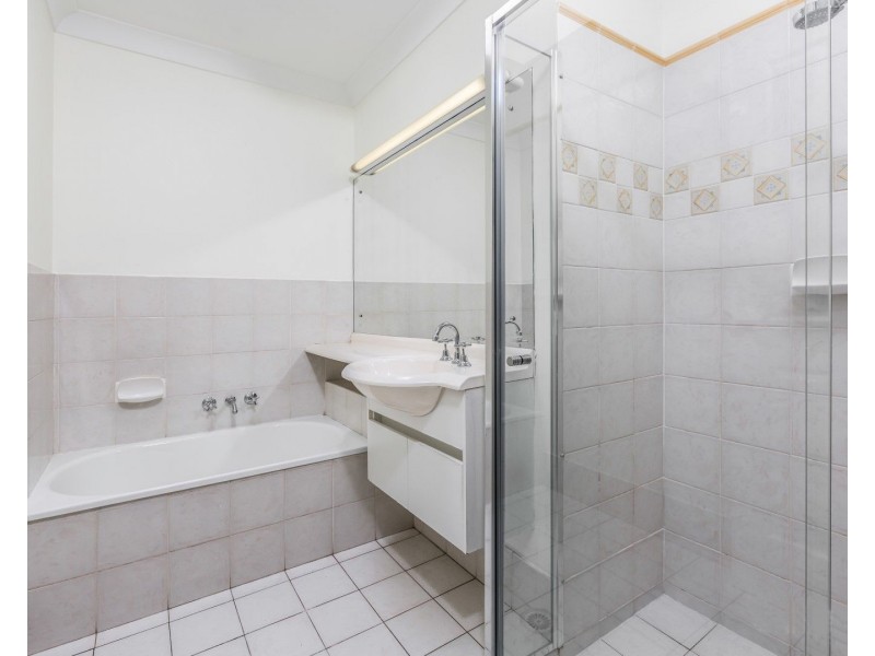 16 Scarlet Pl, Forest Lake QLD 4078