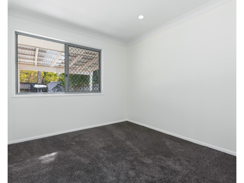 16 Scarlet Pl, Forest Lake QLD 4078