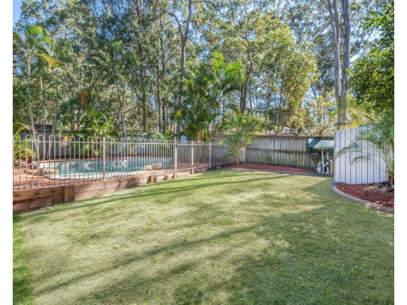 16 Scarlet Pl, Forest Lake QLD 4078