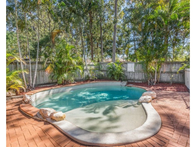 16 Scarlet Pl, Forest Lake QLD 4078