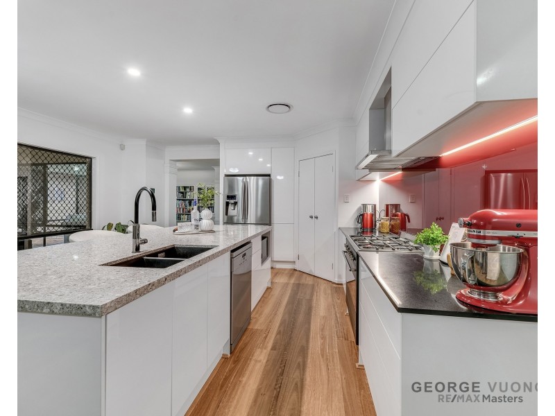 30 Booloumba Cr, Forest Lake QLD 4078