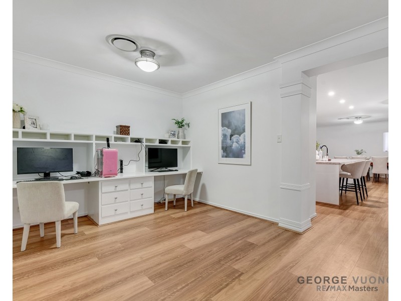 30 Booloumba Cr, Forest Lake QLD 4078