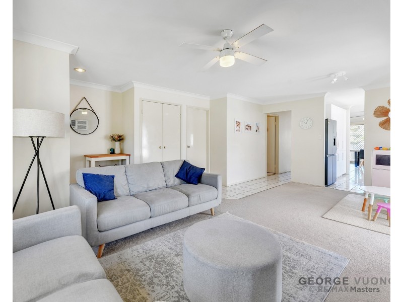 33 Collina Cr, Forest Lake QLD 4078