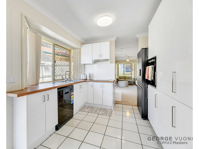 33 Collina Cr, Forest Lake QLD 4078