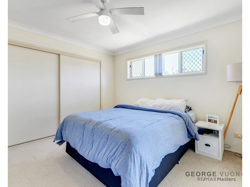 33 Collina Cr, Forest Lake QLD 4078