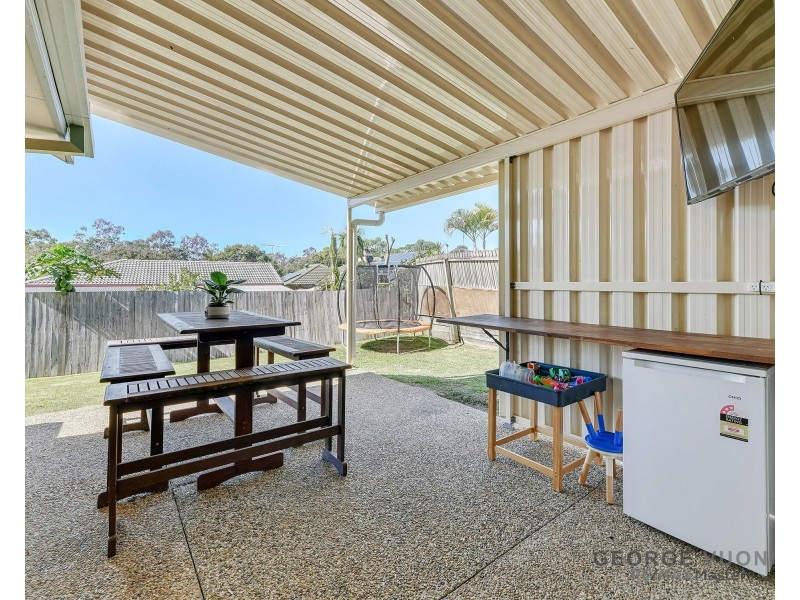 33 Collina Cr, Forest Lake QLD 4078