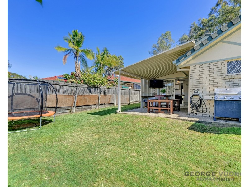 33 Collina Cr, Forest Lake QLD 4078