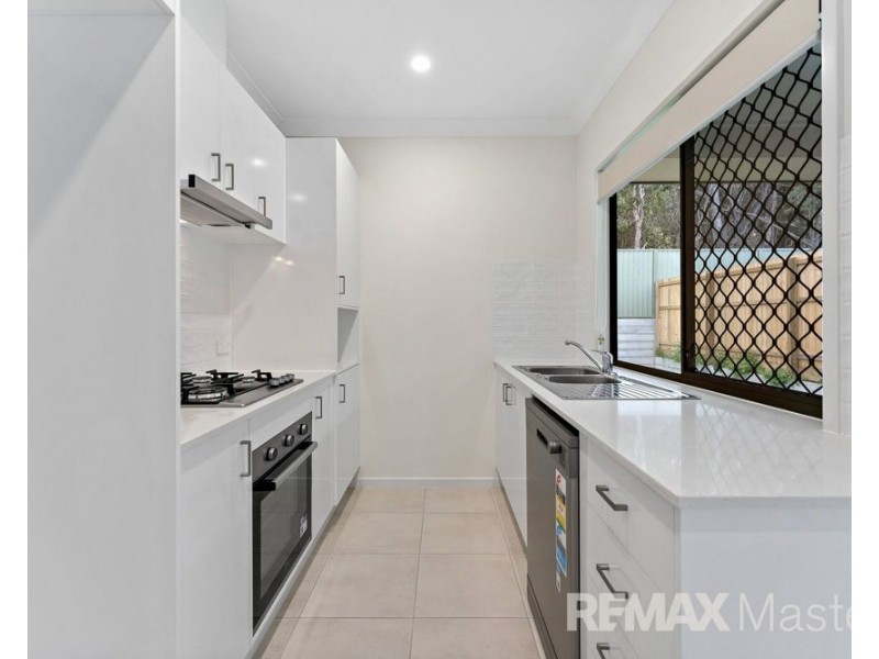 1/37 Kestrel Road, Park Ridge QLD 4125