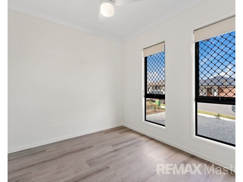 1/37 Kestrel Road, Park Ridge QLD 4125