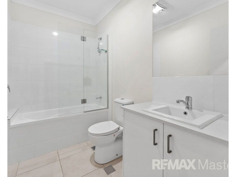 1/37 Kestrel Road, Park Ridge QLD 4125