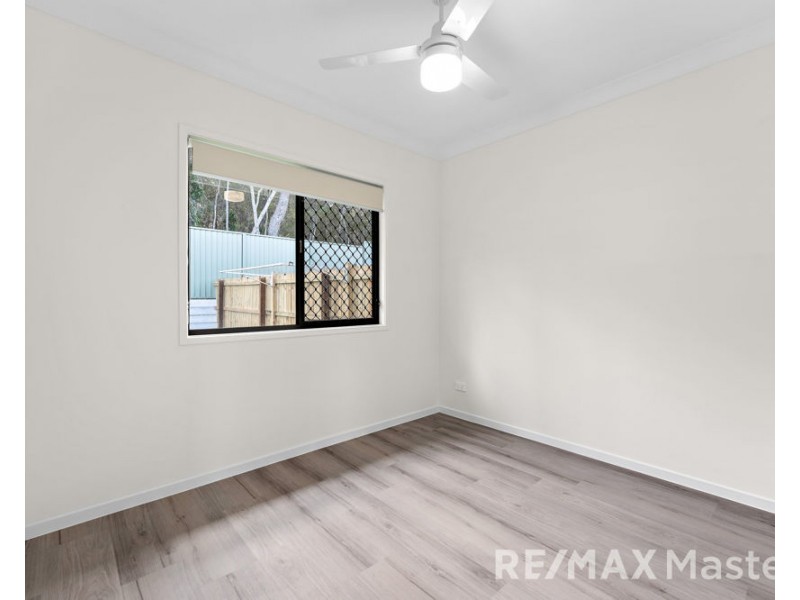 Unit 2 37 Kestrel Road, Park Ridge QLD 4125
