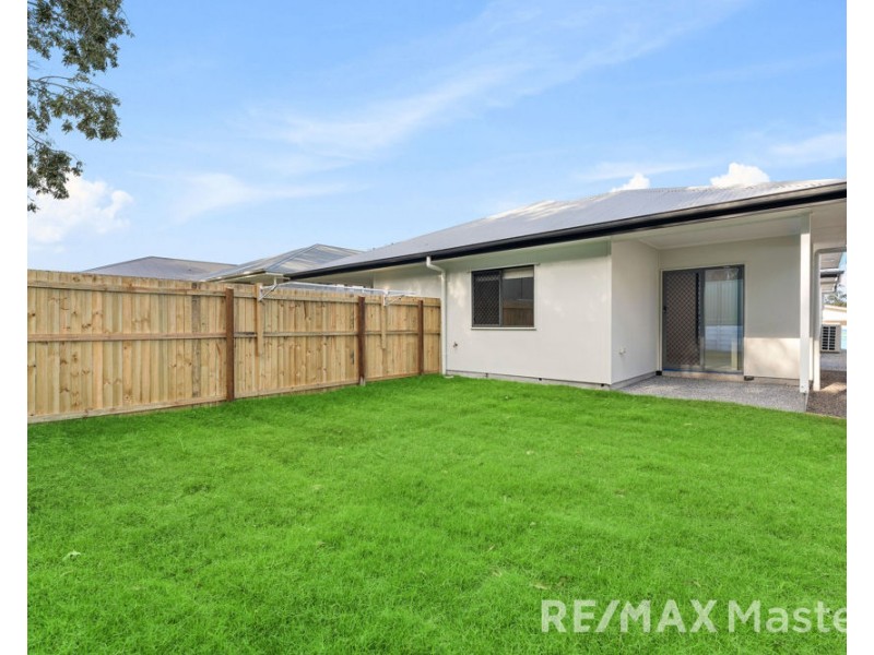 Unit 2 37 Kestrel Road, Park Ridge QLD 4125