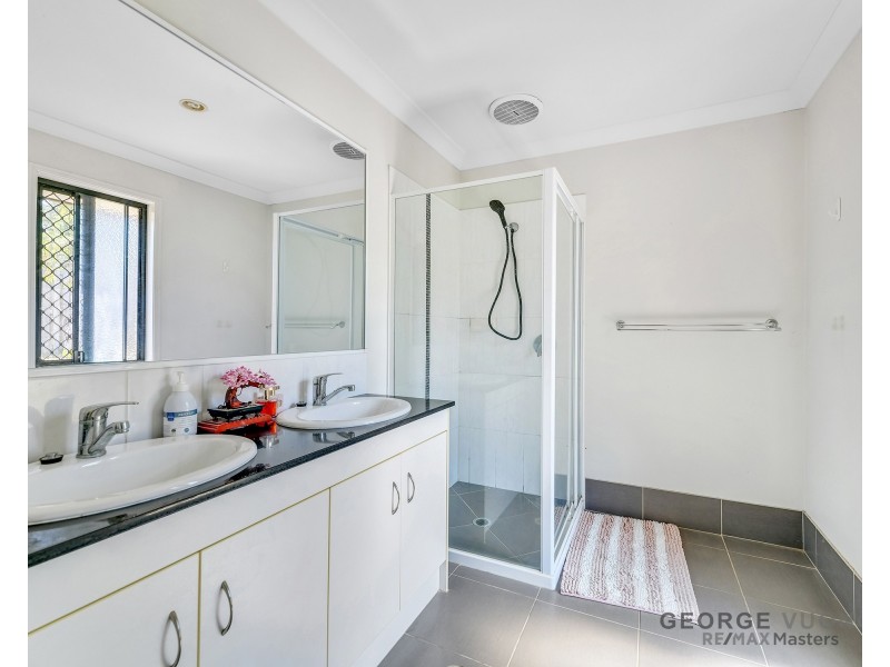 17 Aramac St, Brassall QLD 4305