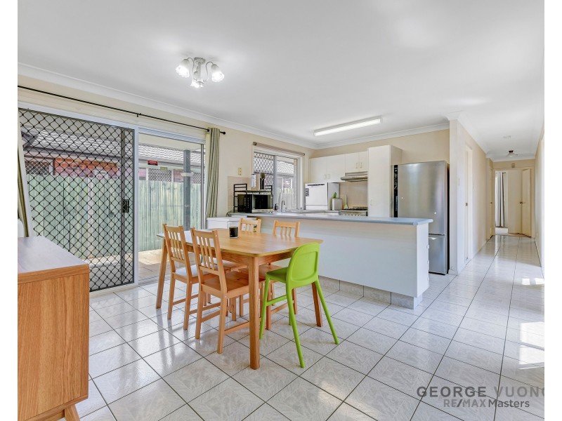 6 Pinaster St, Forest Lake QLD 4078