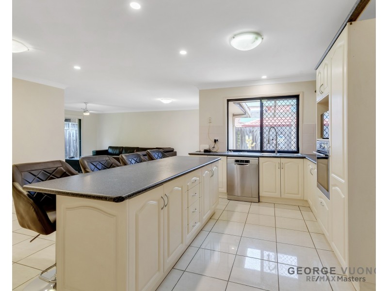 24 Hawthorne St, Forest Lake QLD 4078