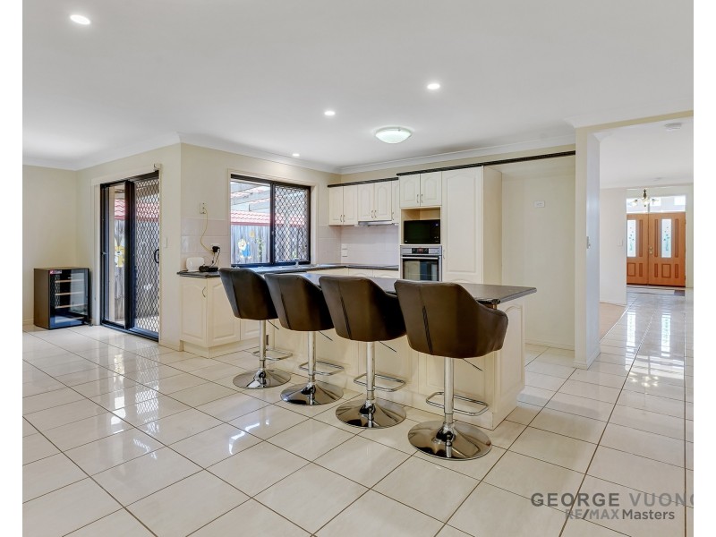 24 Hawthorne St, Forest Lake QLD 4078