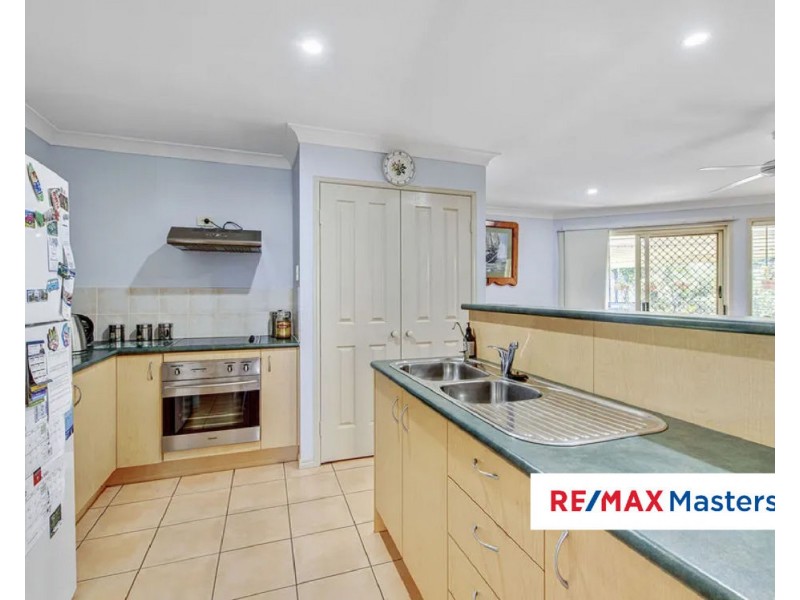 30 Standford Place, Regents Park QLD 4118